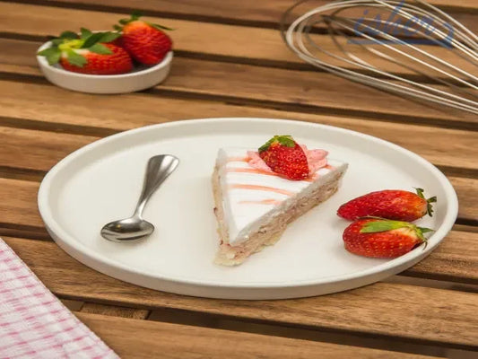 Vanila Strawberry Cake Slice